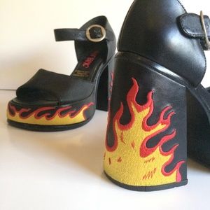 Flame HOT TOPIC Demonia Chunky platform Heels - 5